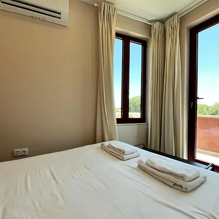 Nomad's Fine Arts Collection Apartment